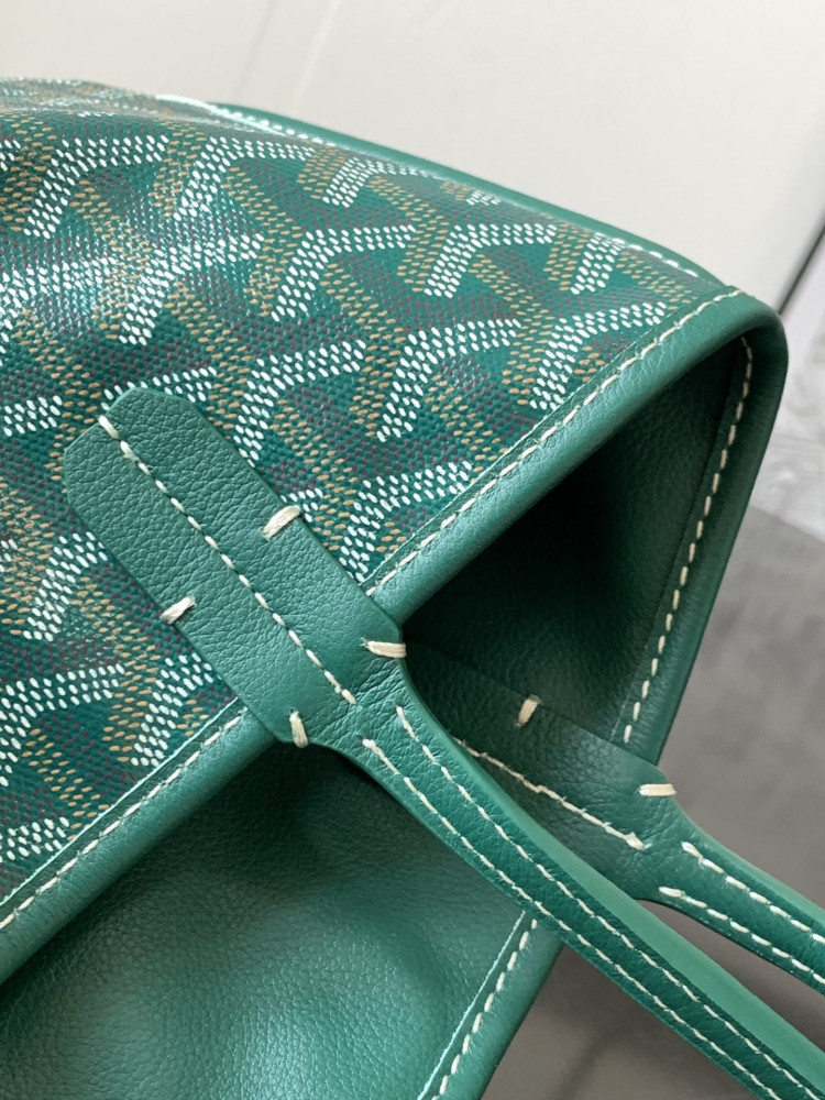 Goyard 20cm
