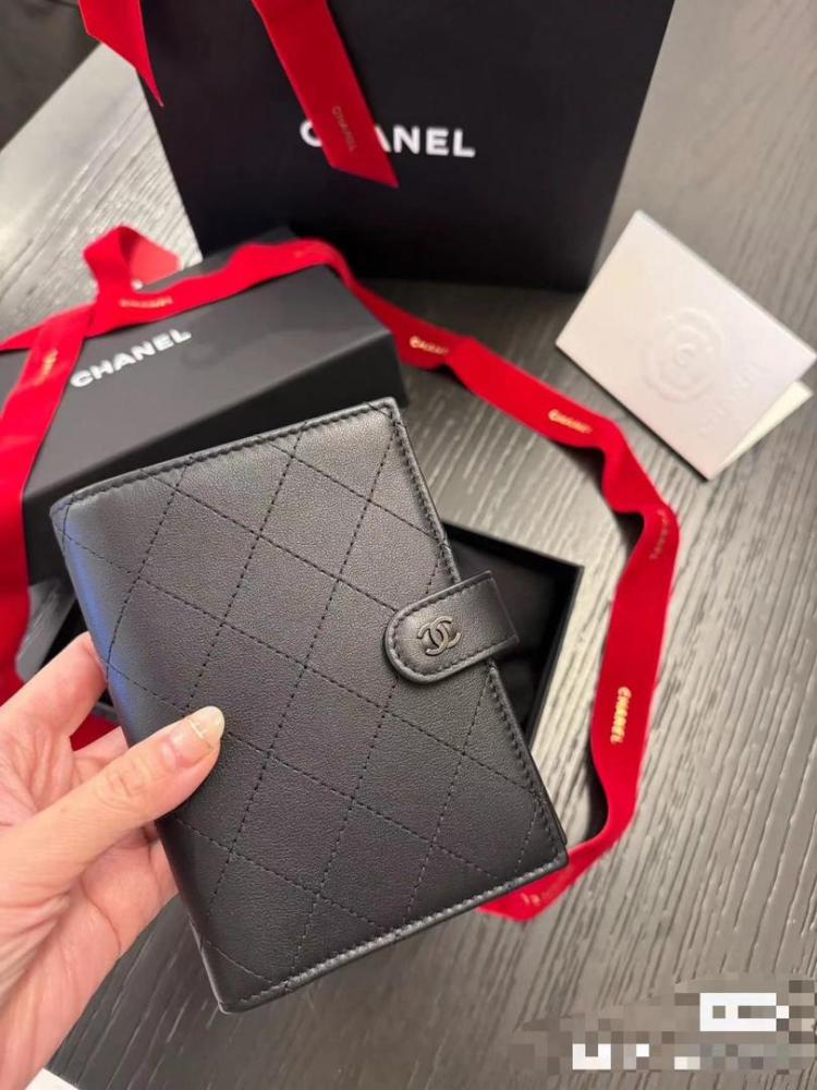 Chanel wallet