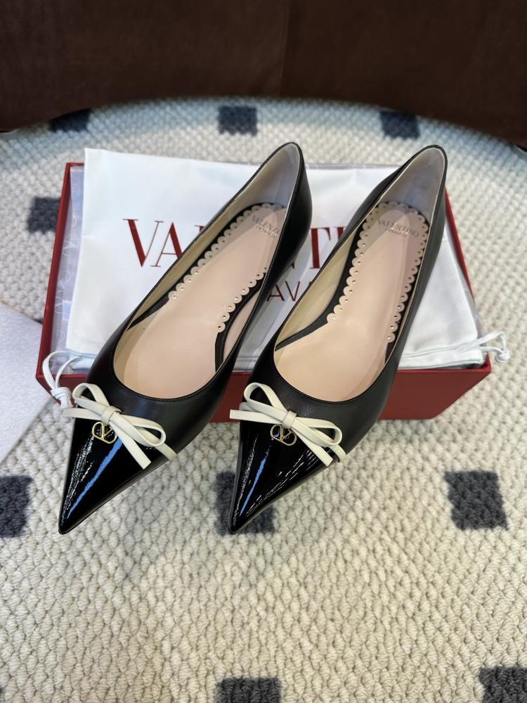 Valentino flat