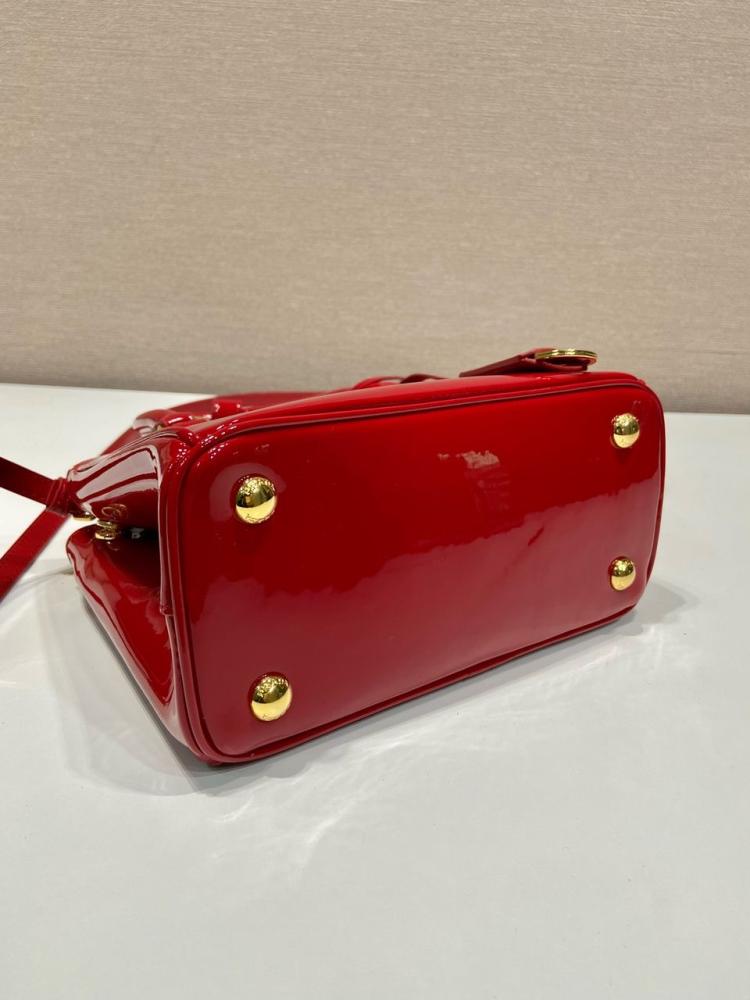 Prada 20cm