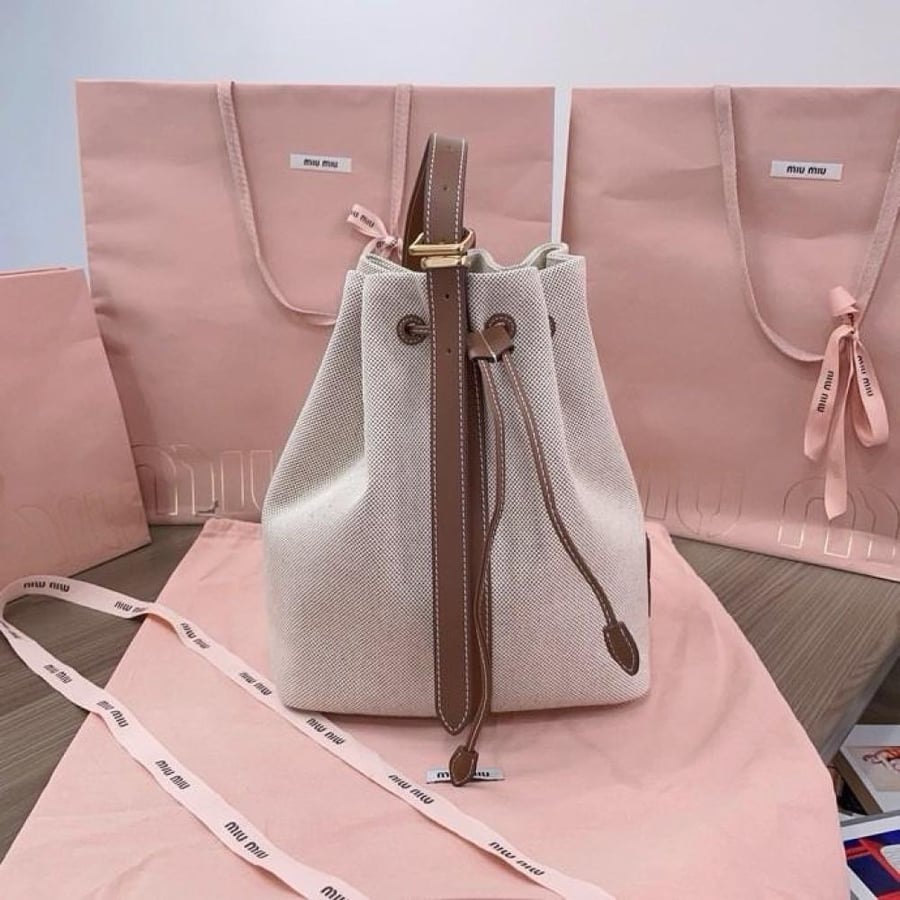 Miu Miu 23cm