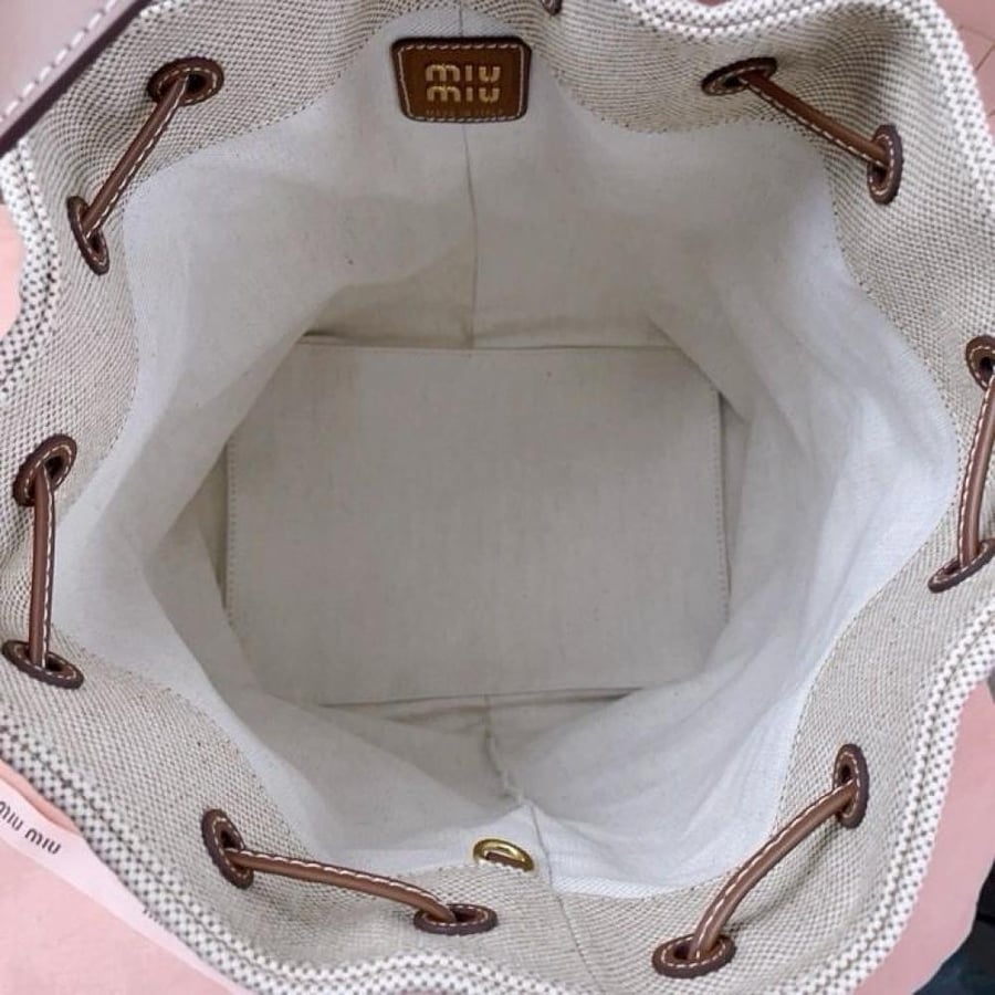Miu Miu 23cm