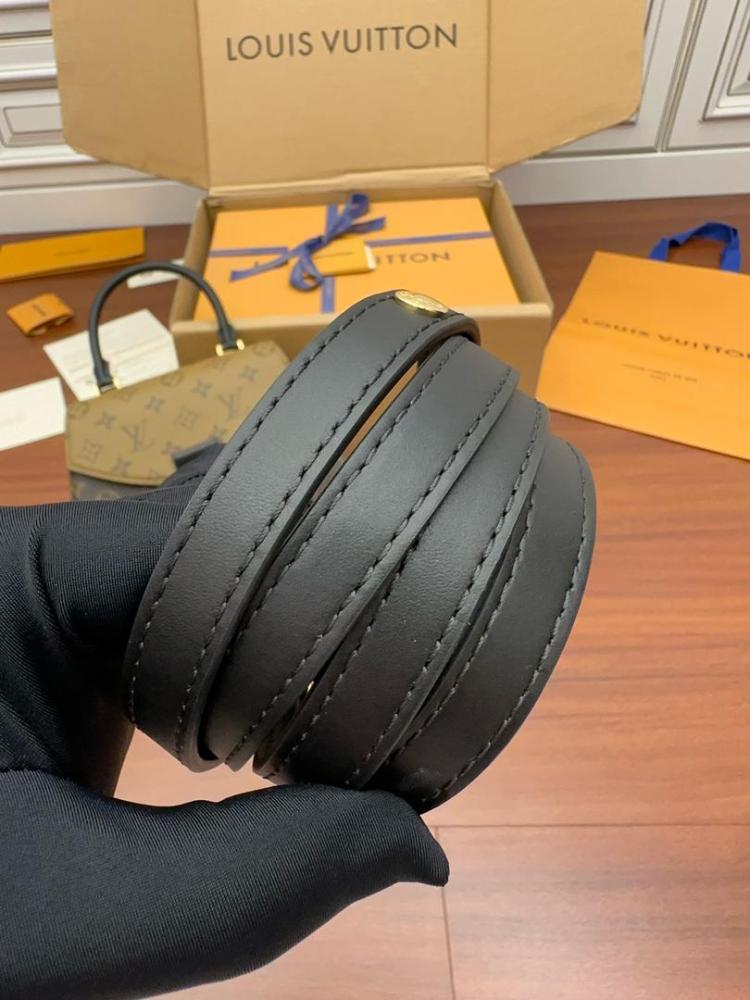 LV 24cm