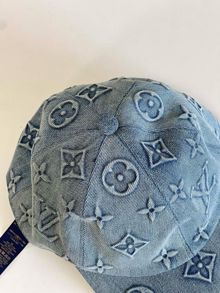 Lv hat