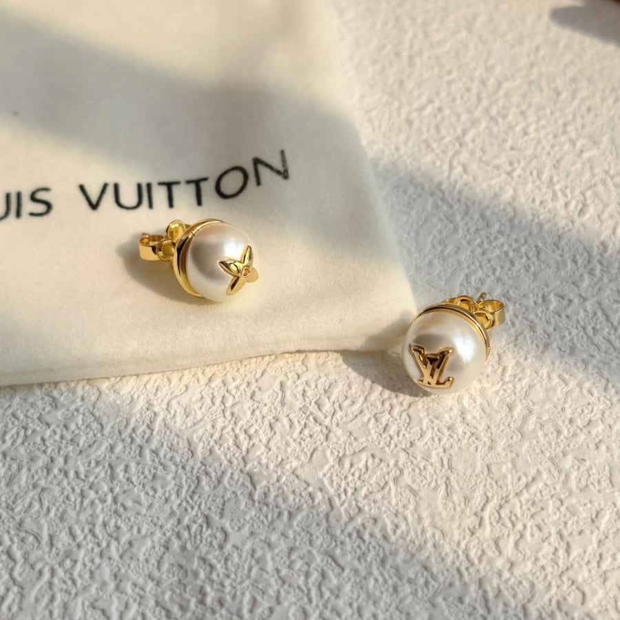 Lv earrings
