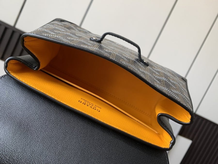 Goyard 20cm