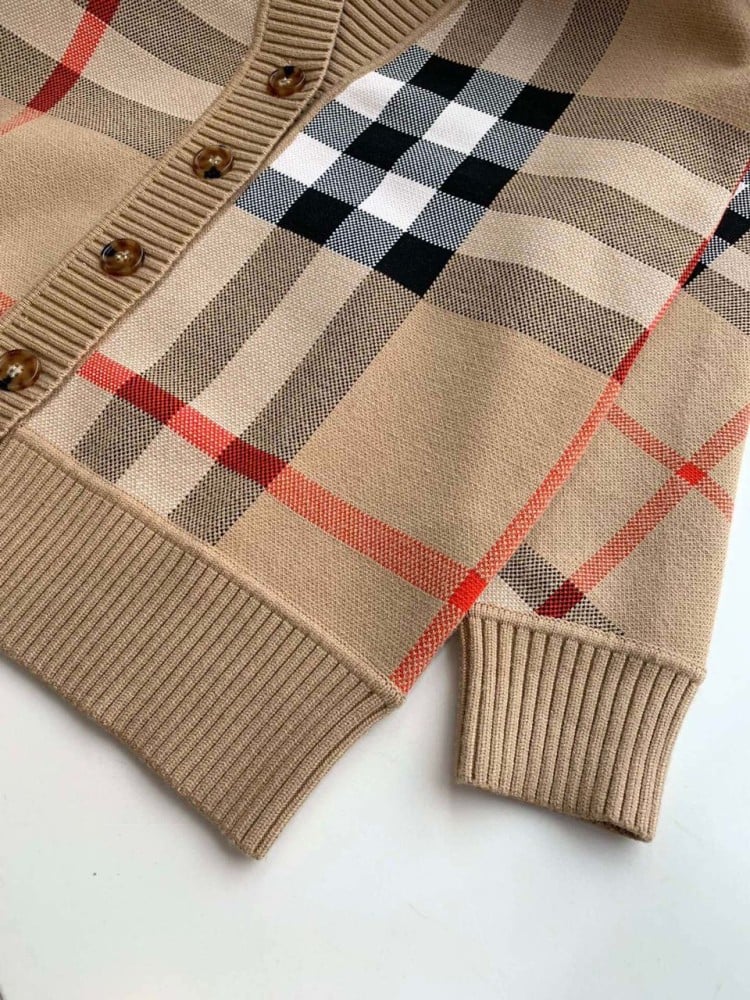 Burberry sweater
