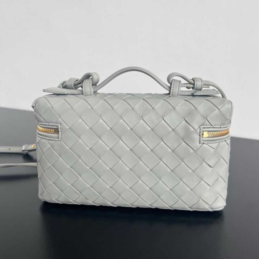 Bottega veneta 22cm