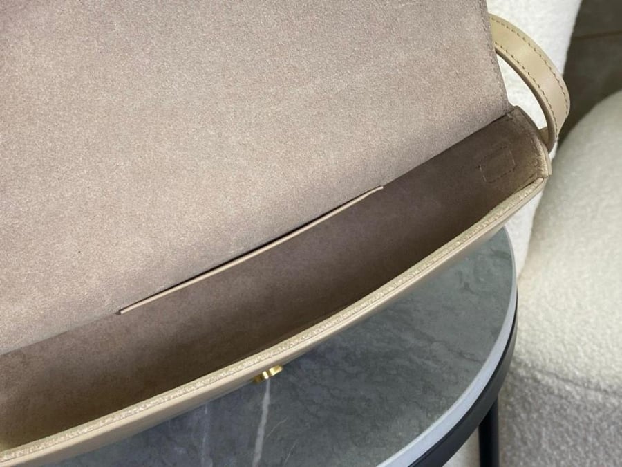 Celine 23cm