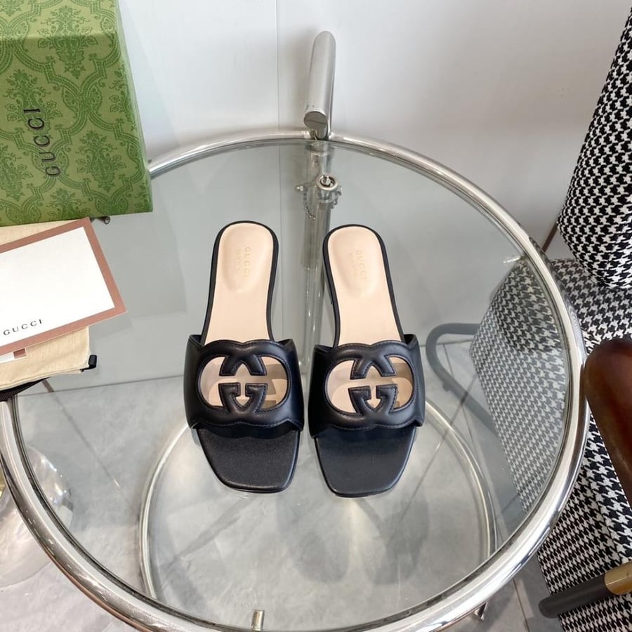 Gucci slippers