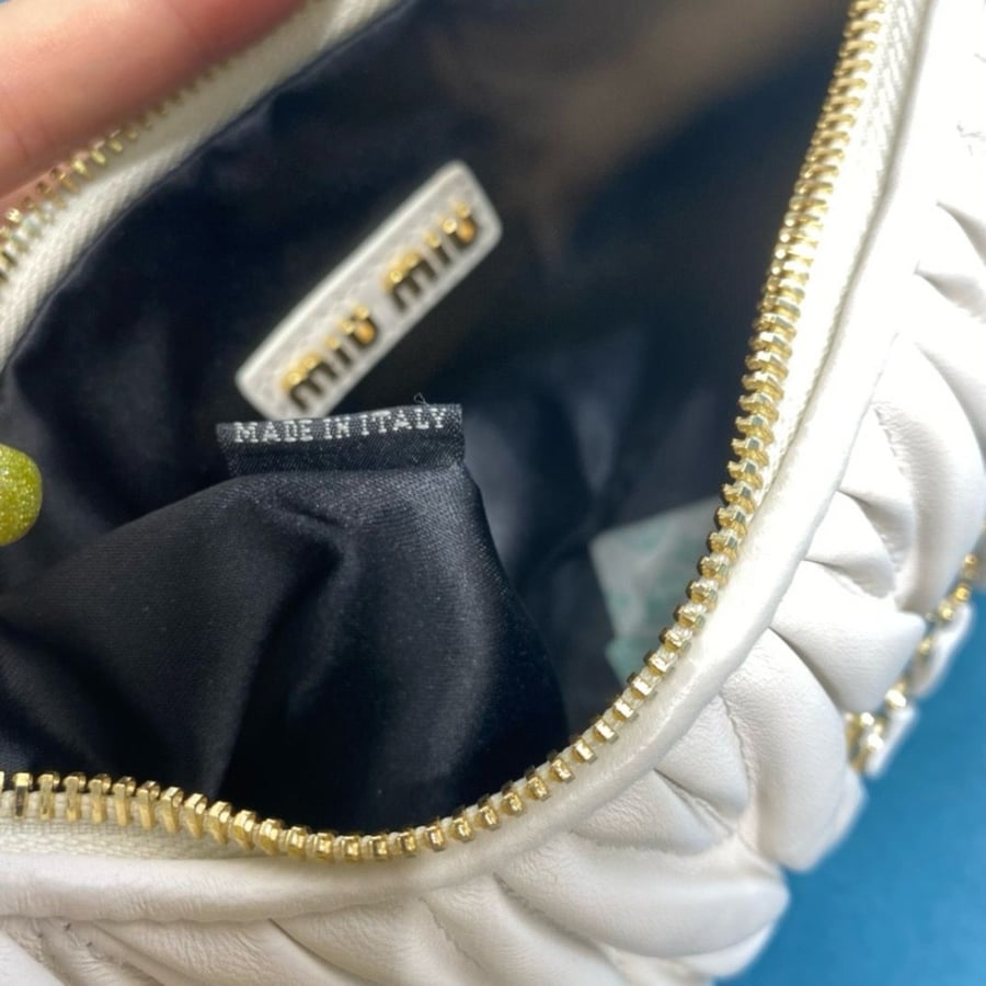 Miu Miu 23cm