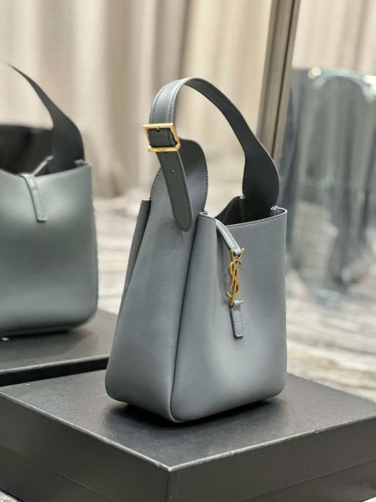YSL 22cm