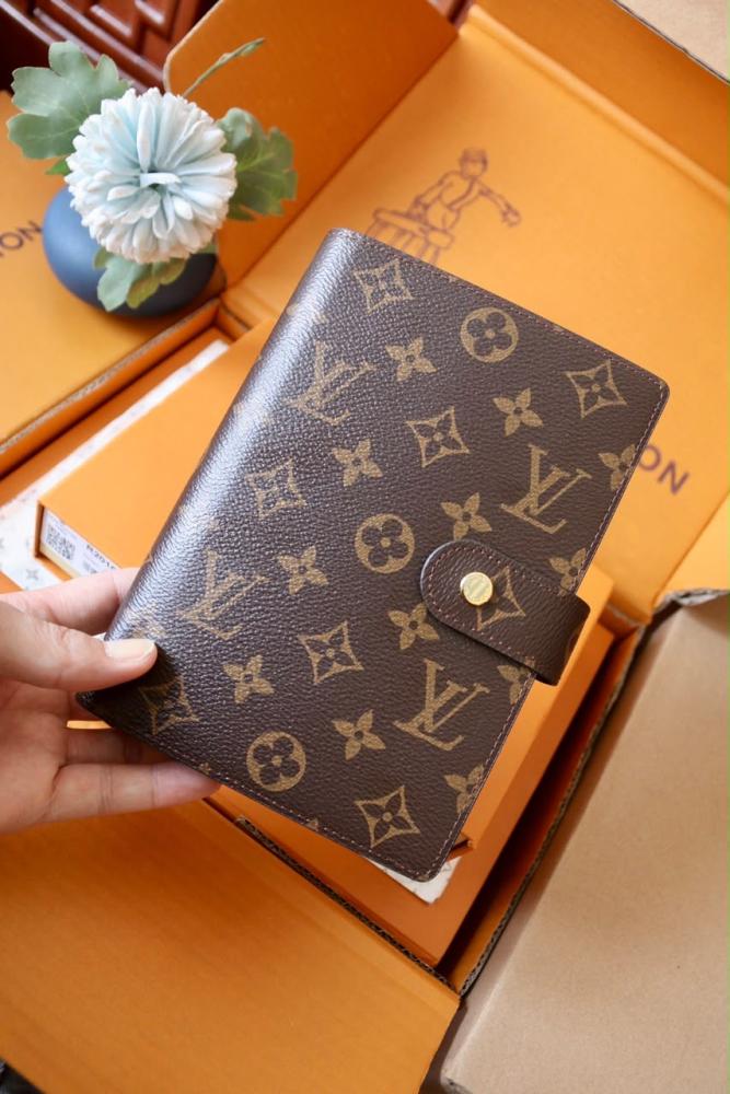Lv agenda size M