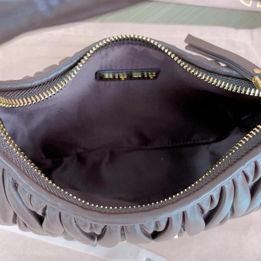 Miu Miu 23cm
