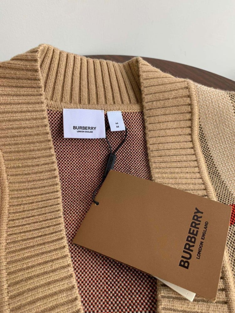 Burberry sweater