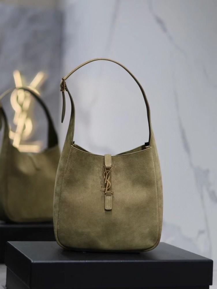 YSL 22cm