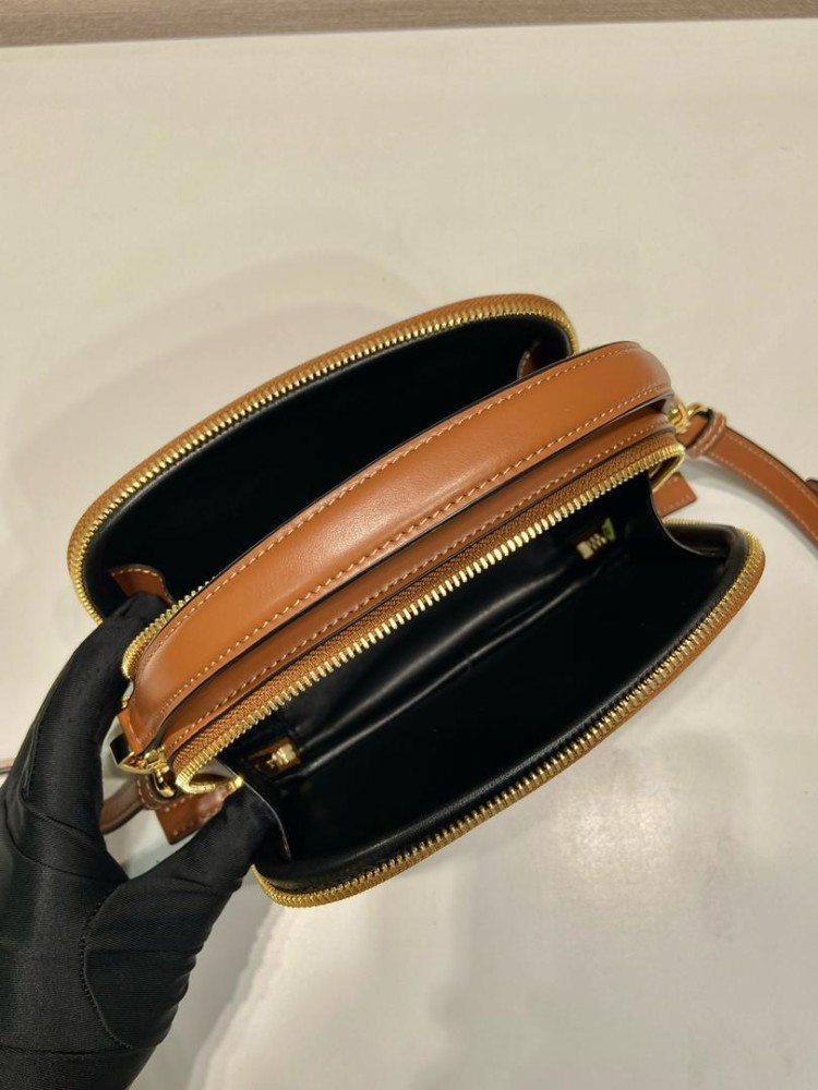 Prada 18cm