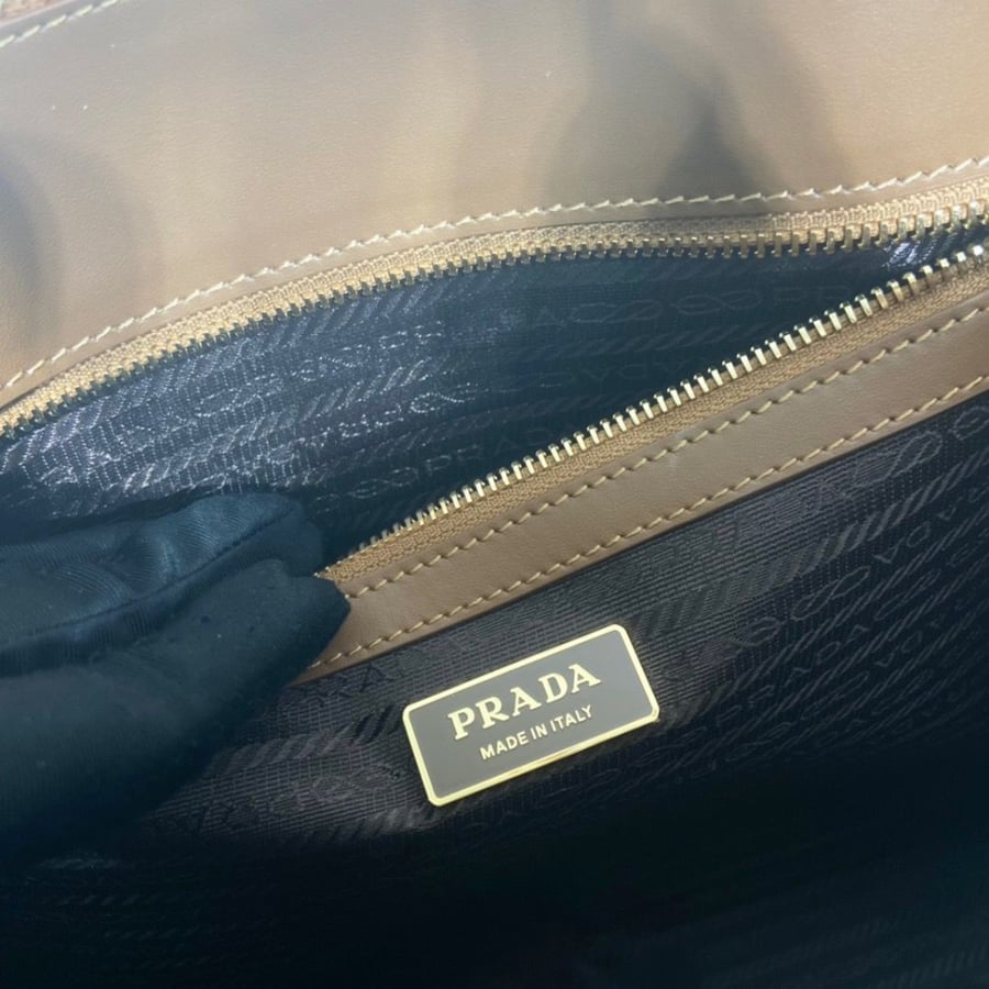 Prada 39cm