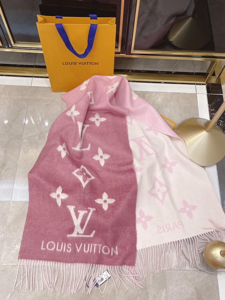 Lv scarf