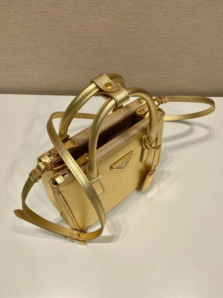 Prada 20cm