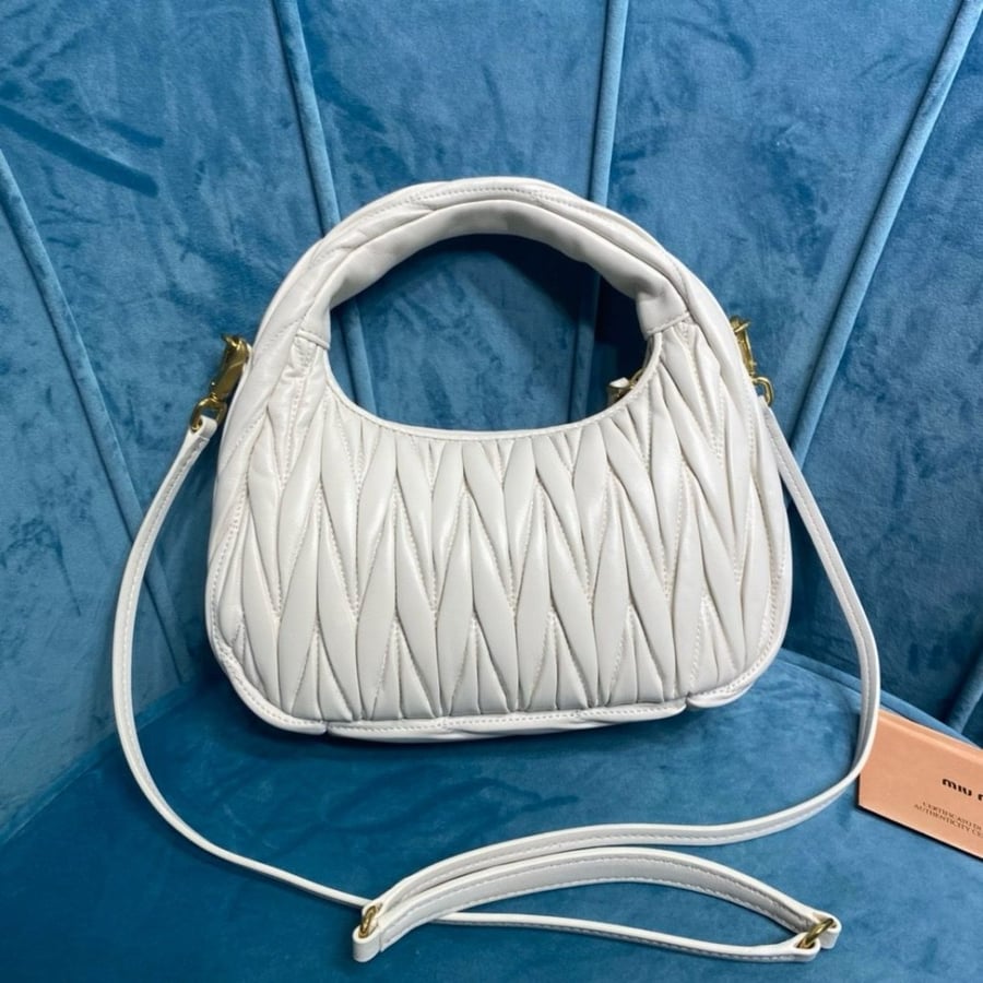 Miu Miu 23cm