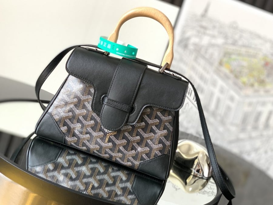 Goyard 20cm