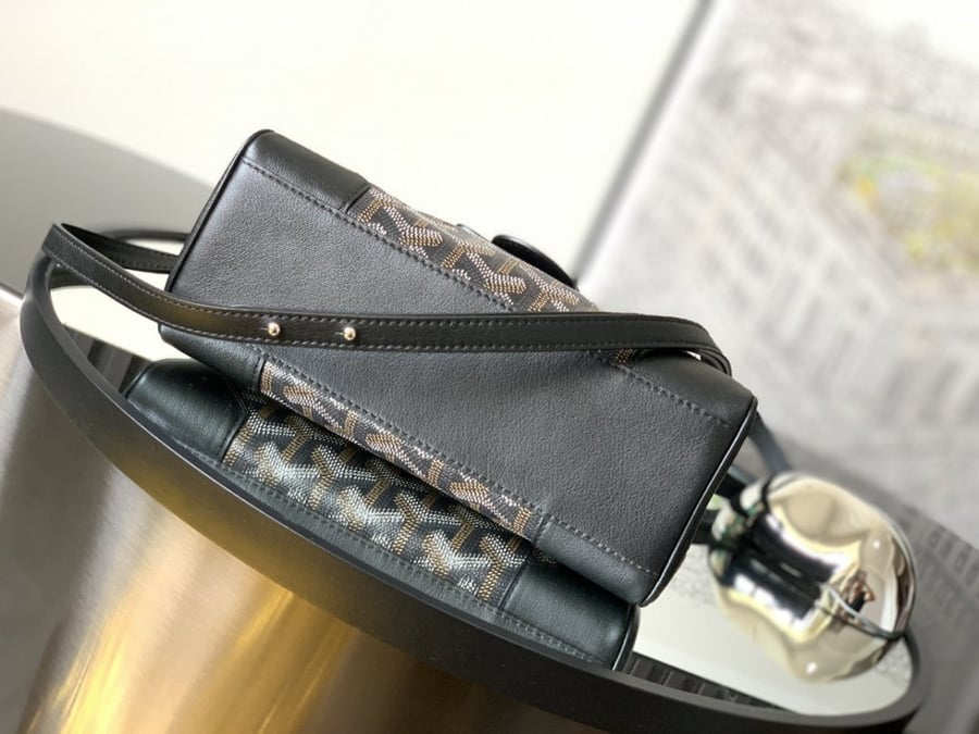 Goyard 20cm