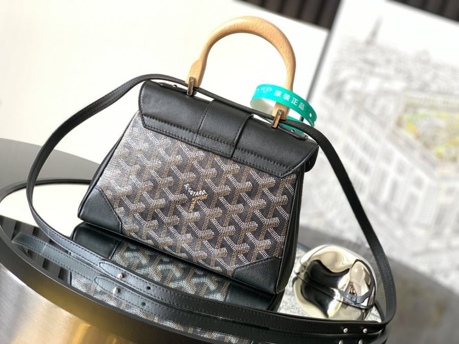 Goyard 20cm