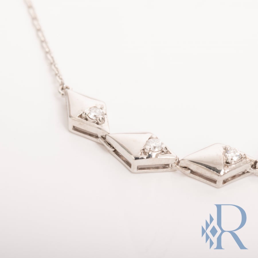 SND:05 Silver necklace with diamonds - سلسال فضي مع الماس