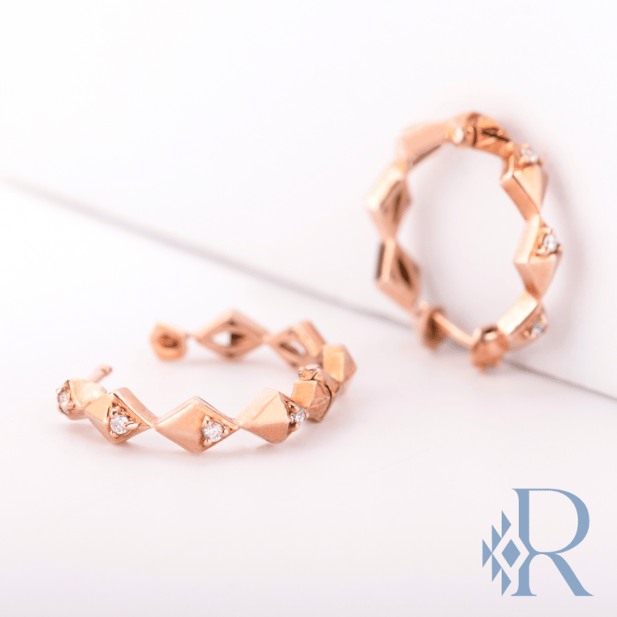 RE:18 Rose Gold Earrings with Diamond -  حلق روز قولد مع الماس