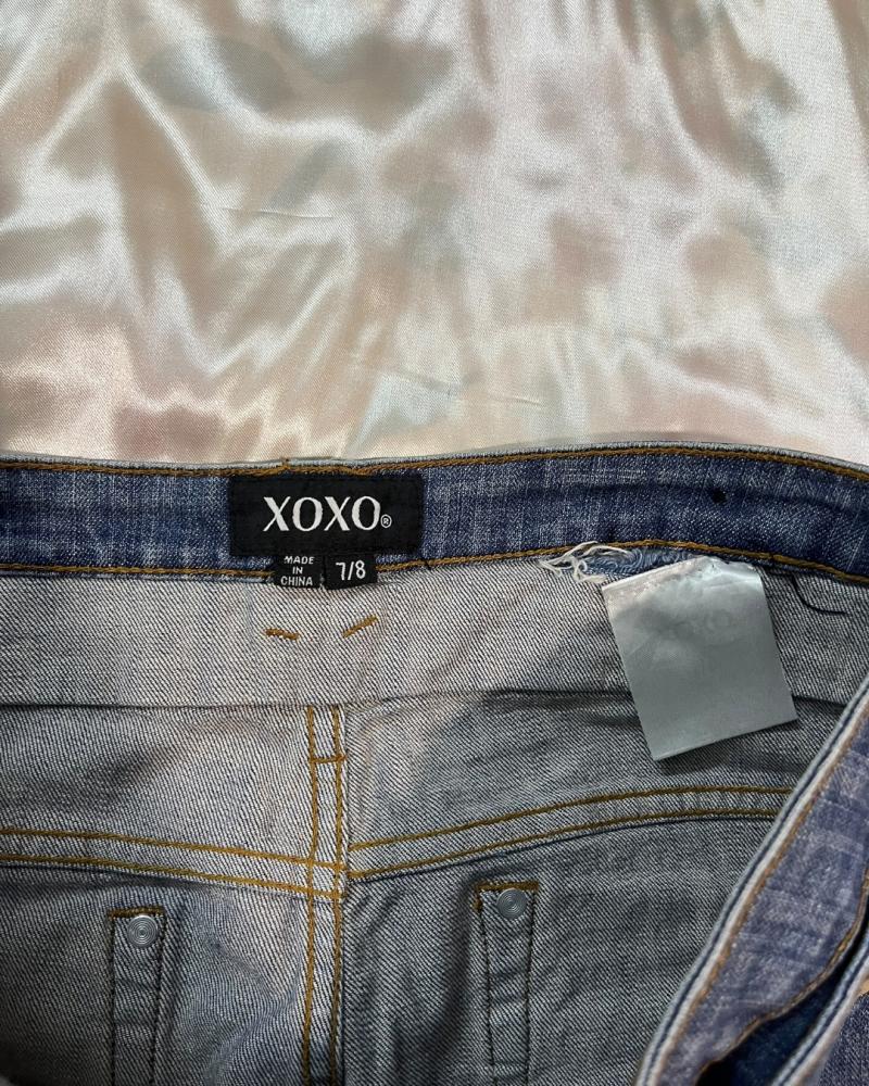 XOXO Medium Wash Low-Rise Straight Leg Jeans - Size 7/8 -s