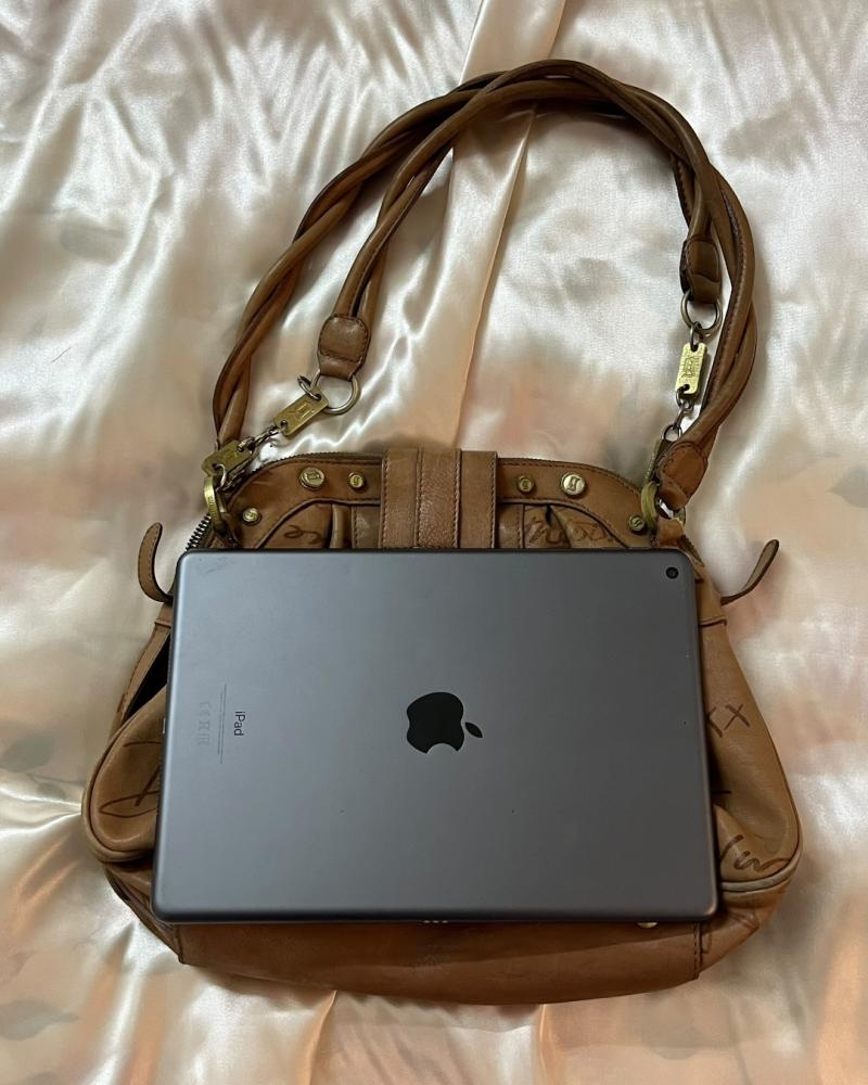 Galliano Tan / Light Brown Leather Graffiti Heart Lock Shoulder Ba