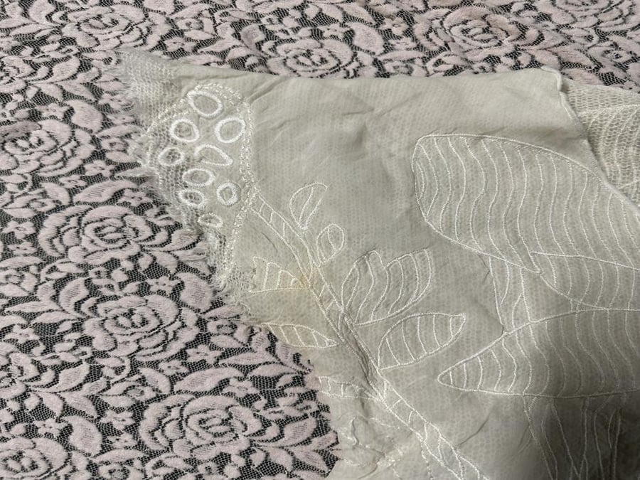 White cotten floral print shirt