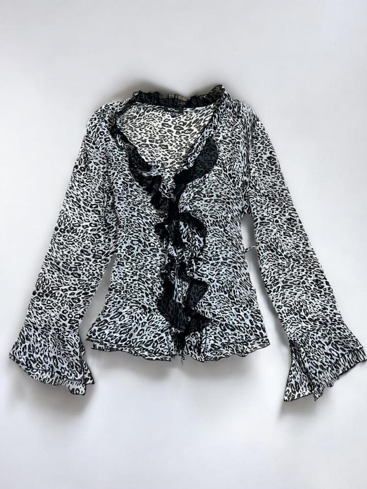 Black and white top .size:L-xl