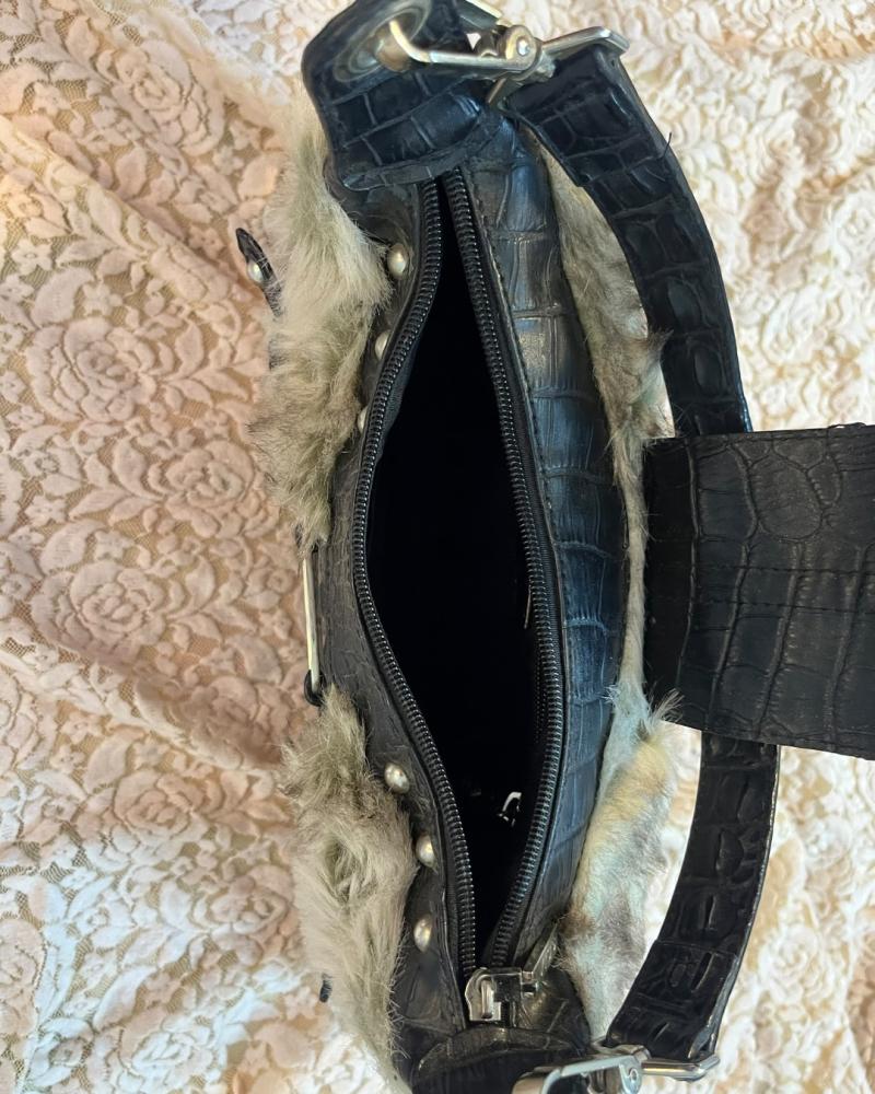 Viss Y2K Black Faux Fur & Croc-Embossed Shoulder Bag