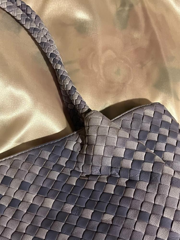 Not authentic))Bottega Veneta Lavender Intrecciato Woven Leather Tote Bag