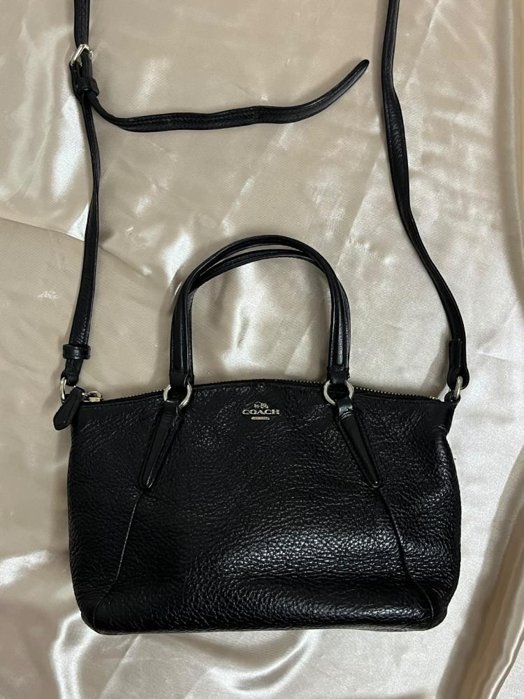 Coach Black Leather Shoulder Bag