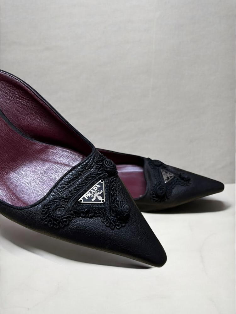 Prada Black Leather Mules size:38
