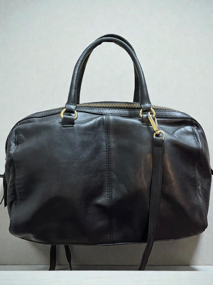 Juicy black Leather Handbag