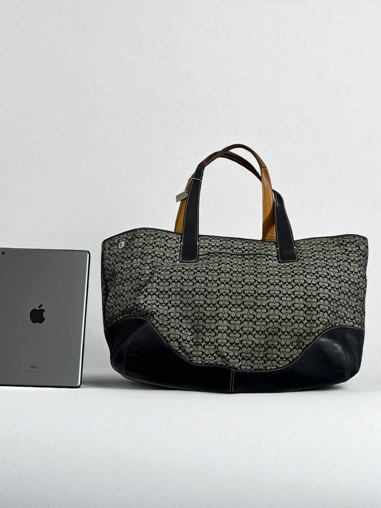 Coach Signature handbag