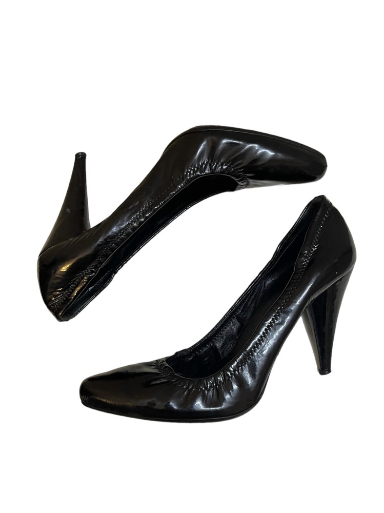 PRADA PATENT LEATHER HEELS Size:39