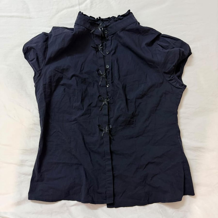 Codentry Black Short Sleeve Button-Down Top with Bow Accents - Size XL