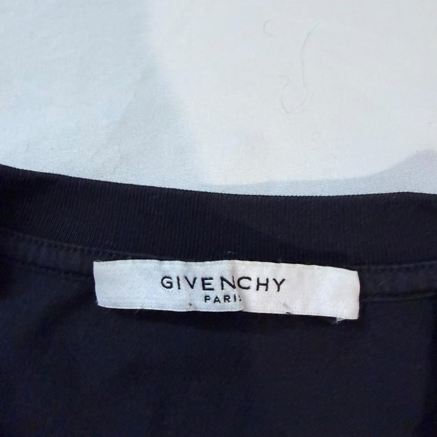 Givenchy Black Star Graphic T-Shirt - Size M