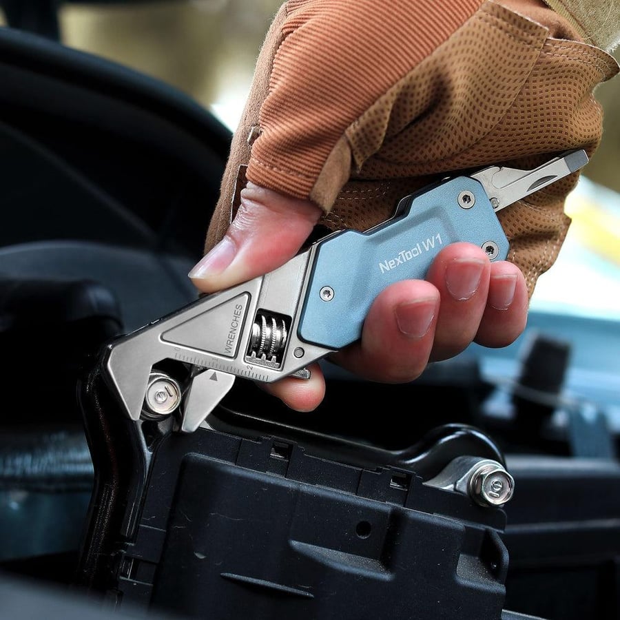 Light Wrench W1 — حجم صغير بقوة كبيرة