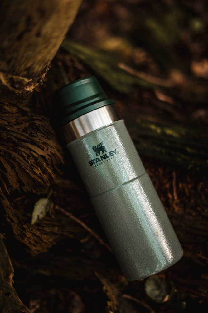 The Trigger-Action Travel Mug .47L / 16oz-Hammertone Green