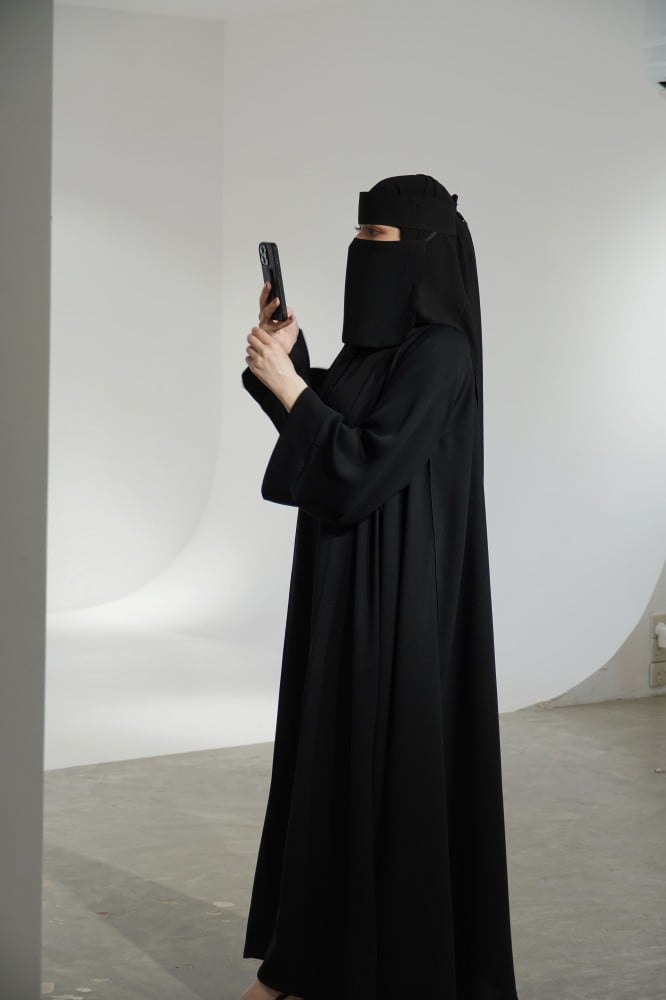 عباية ساترة