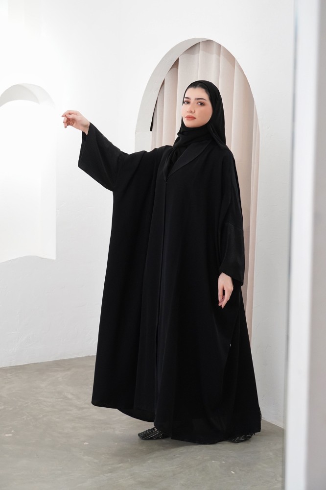 عباية بشت كريب مع ياقة وأكمام كريب حرير مخطط