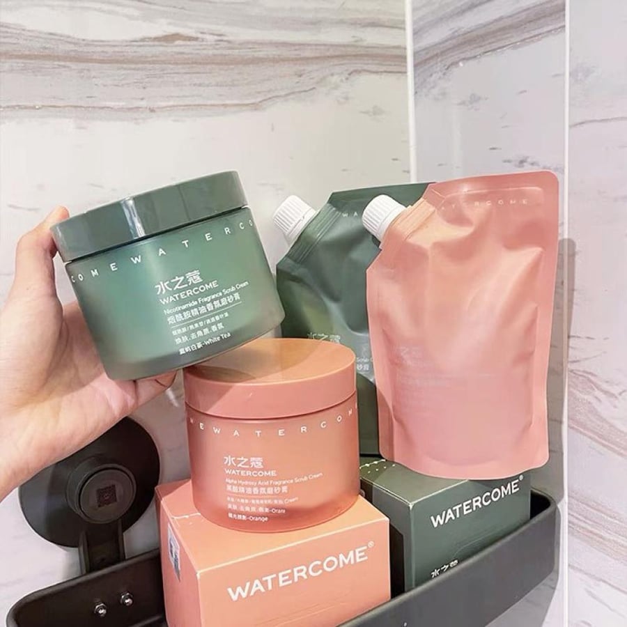 مقشر تفتيح الجسم الفاخر بزيوت النياسيناميد و احماض الفواكة Watercome Niacinamide Sea Salt & Fruit Acid Body Scrub