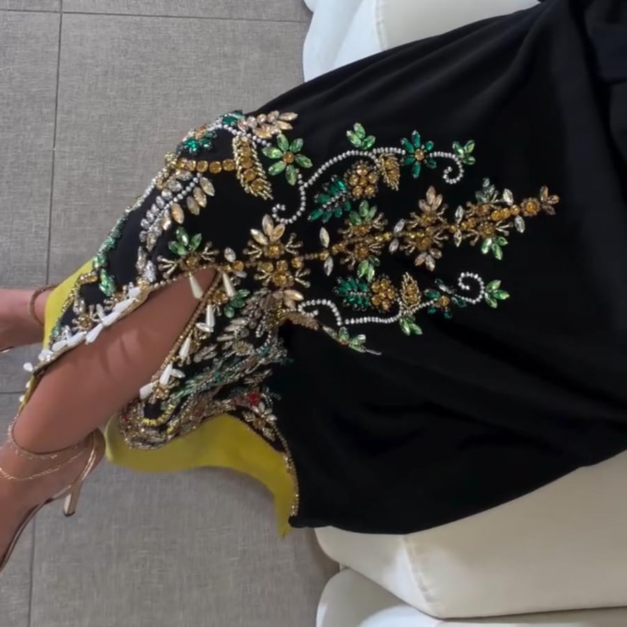 جلابية شك اسود مع اصفر