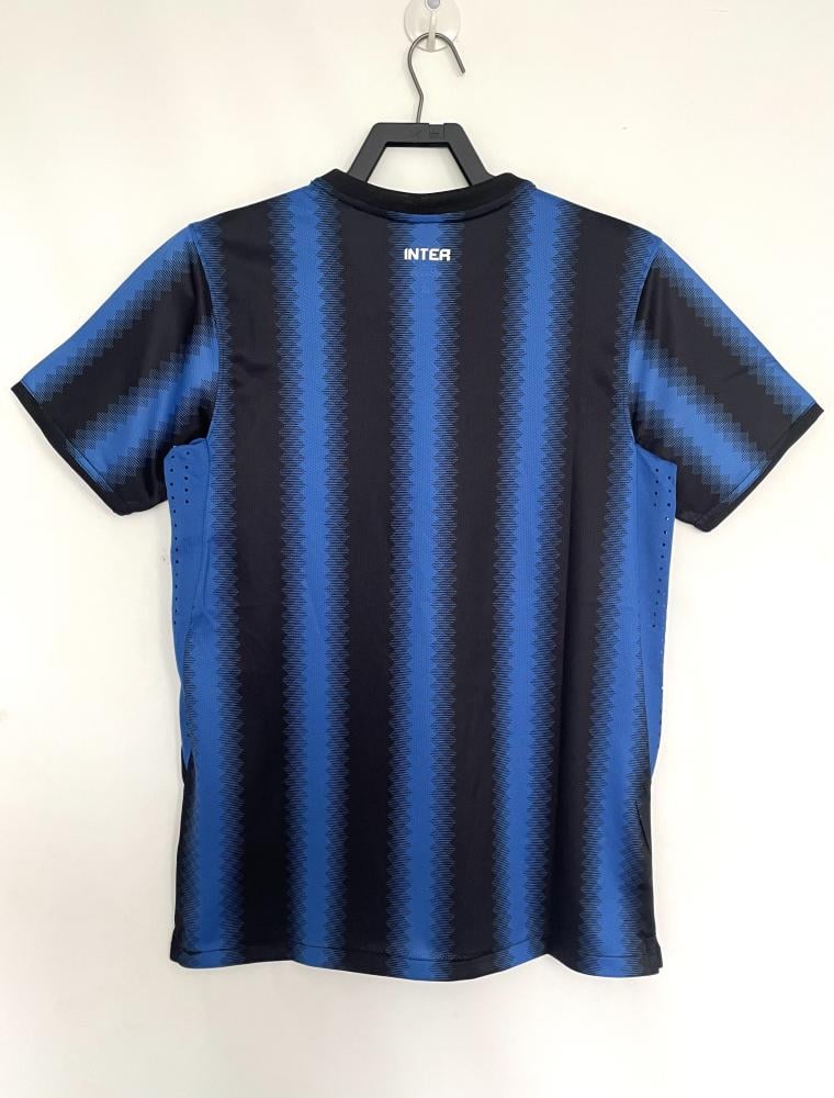Inter Milan team season 2010-2011 blue